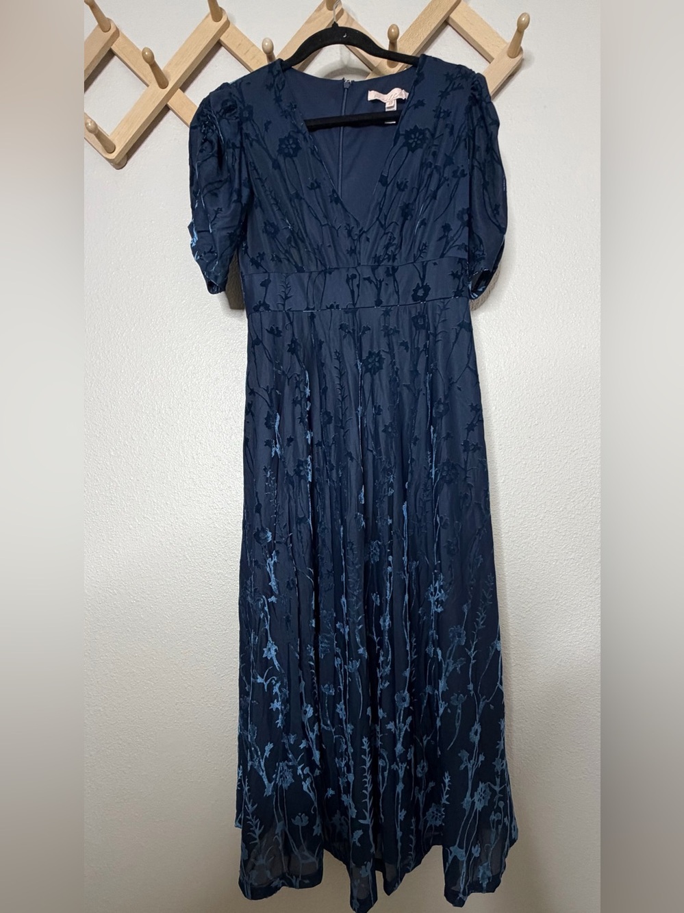 Anthropologie Hutch Puff Sleeve Velvet Navy Blue Floral Dress Sz 4p - Picture 2 of 10